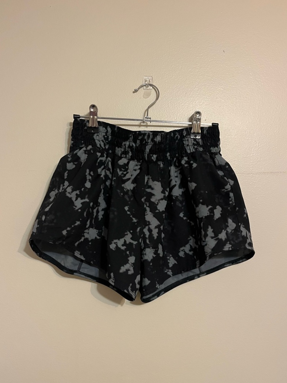 Nike DRI-FIT Shorts (Lined) with Black and Gray Print